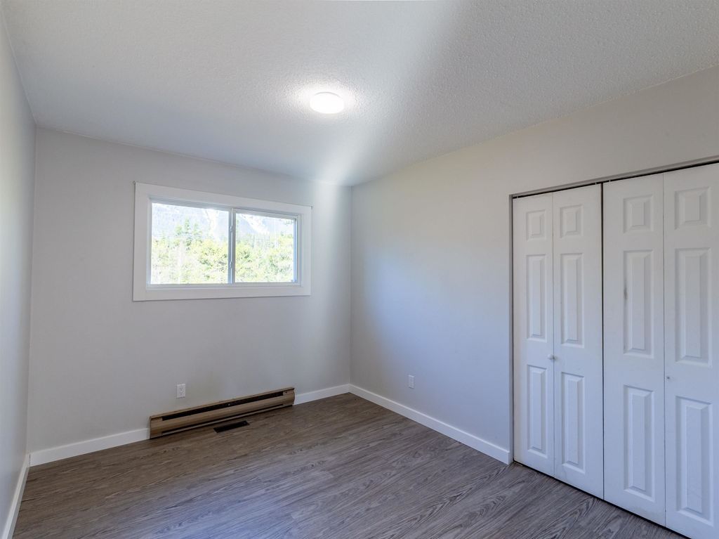 listing image 1102171989677995609