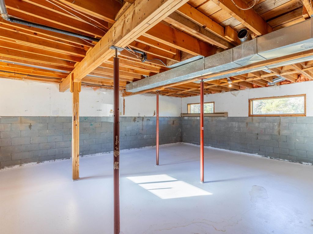 listing image 1108108465481356035