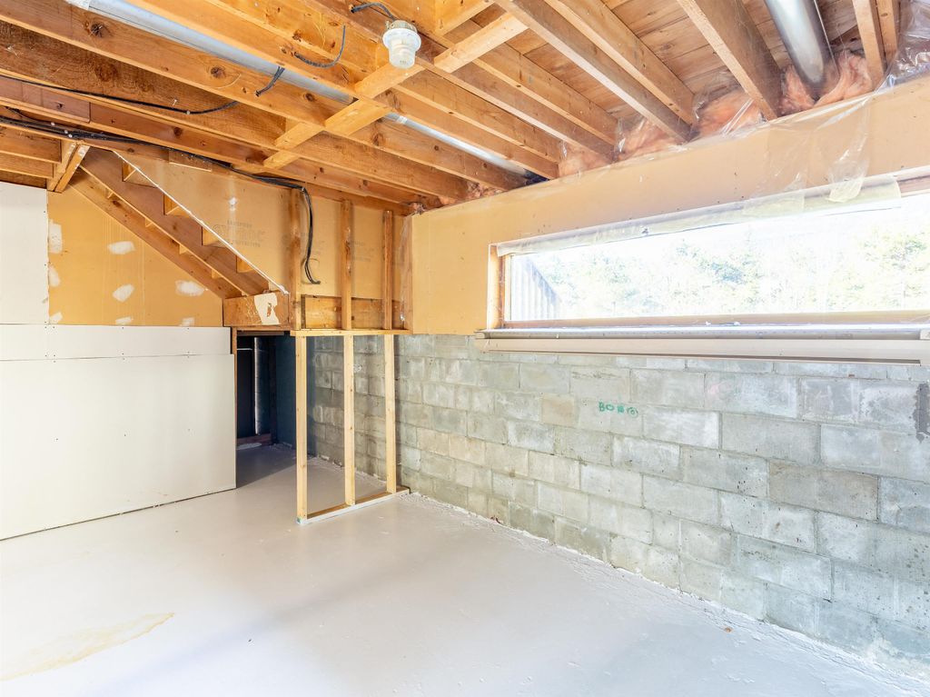 listing image 1109249860140779624
