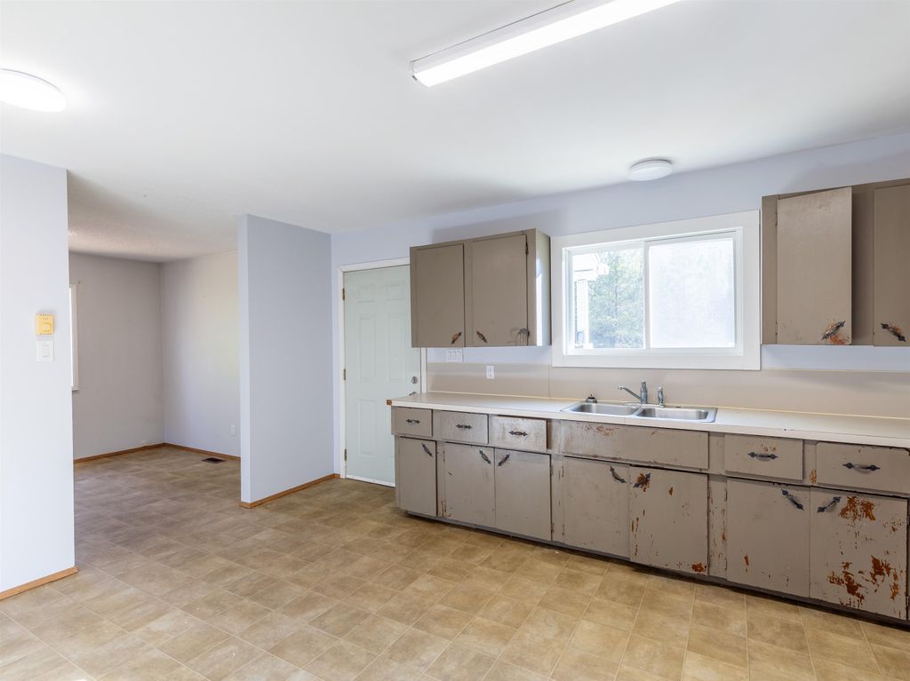 listing image 1100350495776148822