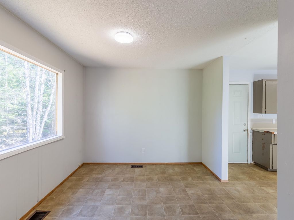 listing image 1106791304048277186