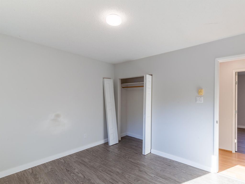 listing image 1100343107319416804