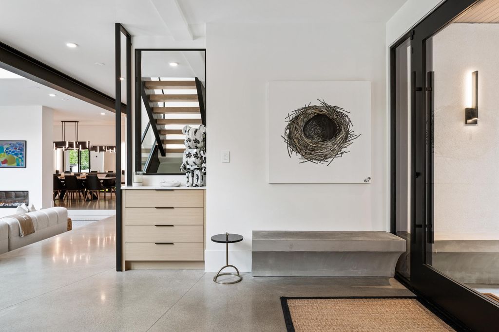 listing image 1104999141208329940