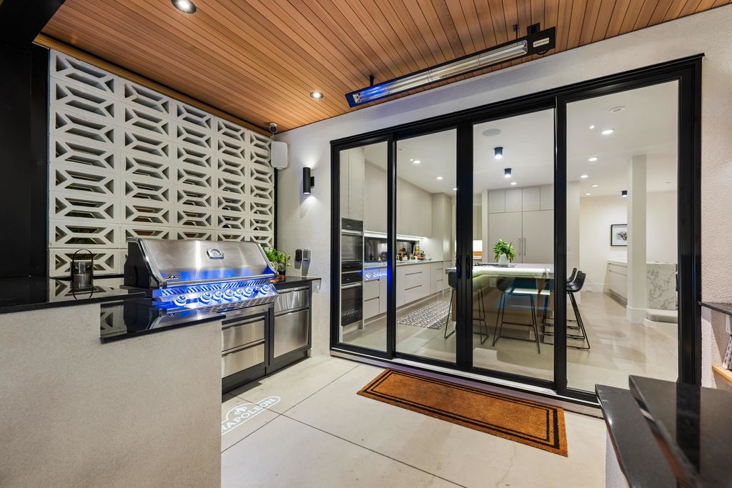 listing image 1102173417924624394