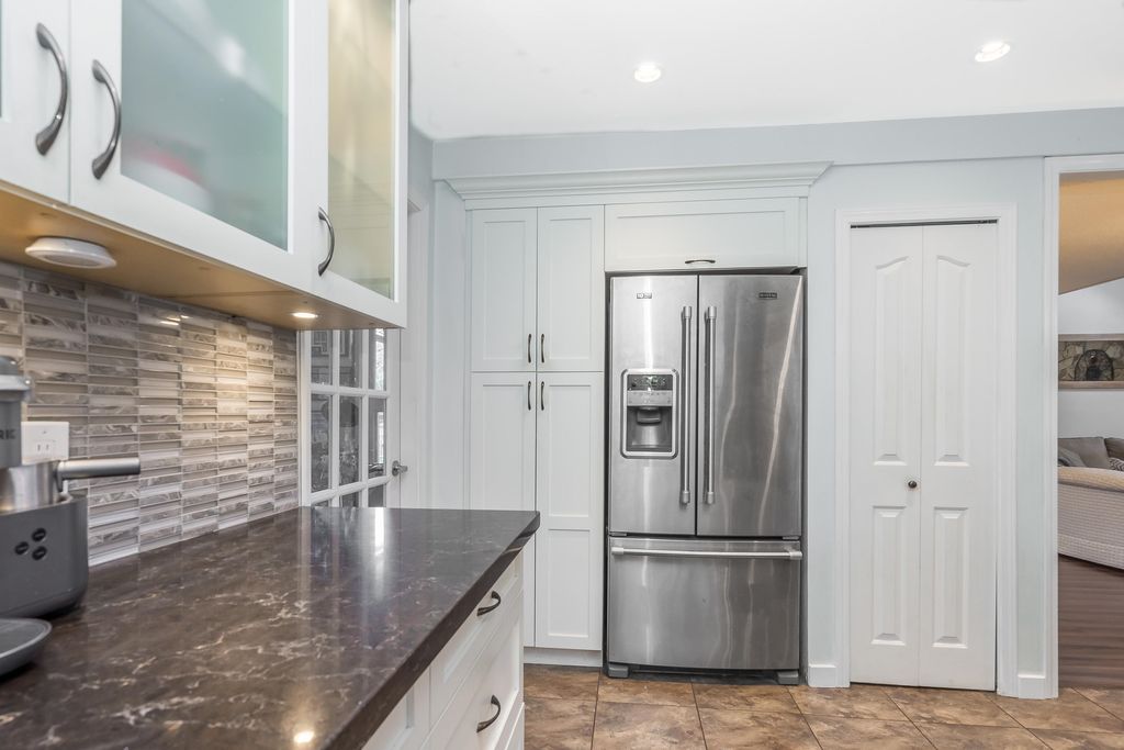 listing image 1100992206239651164