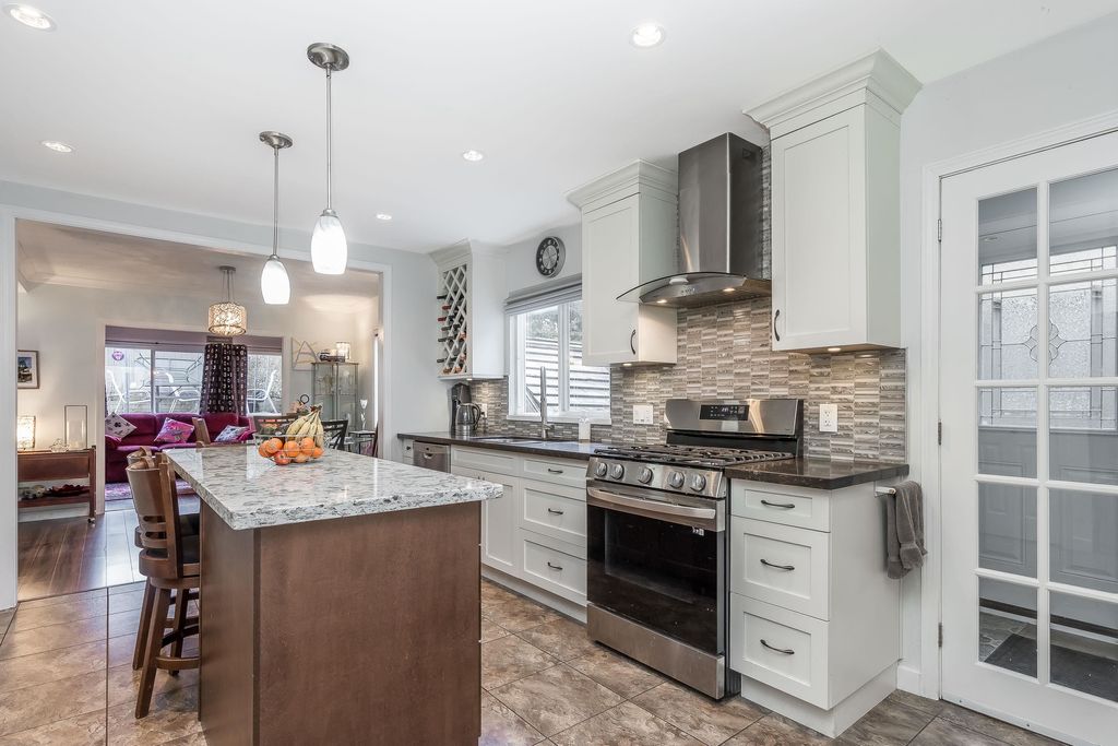 listing image 1106967126787107266