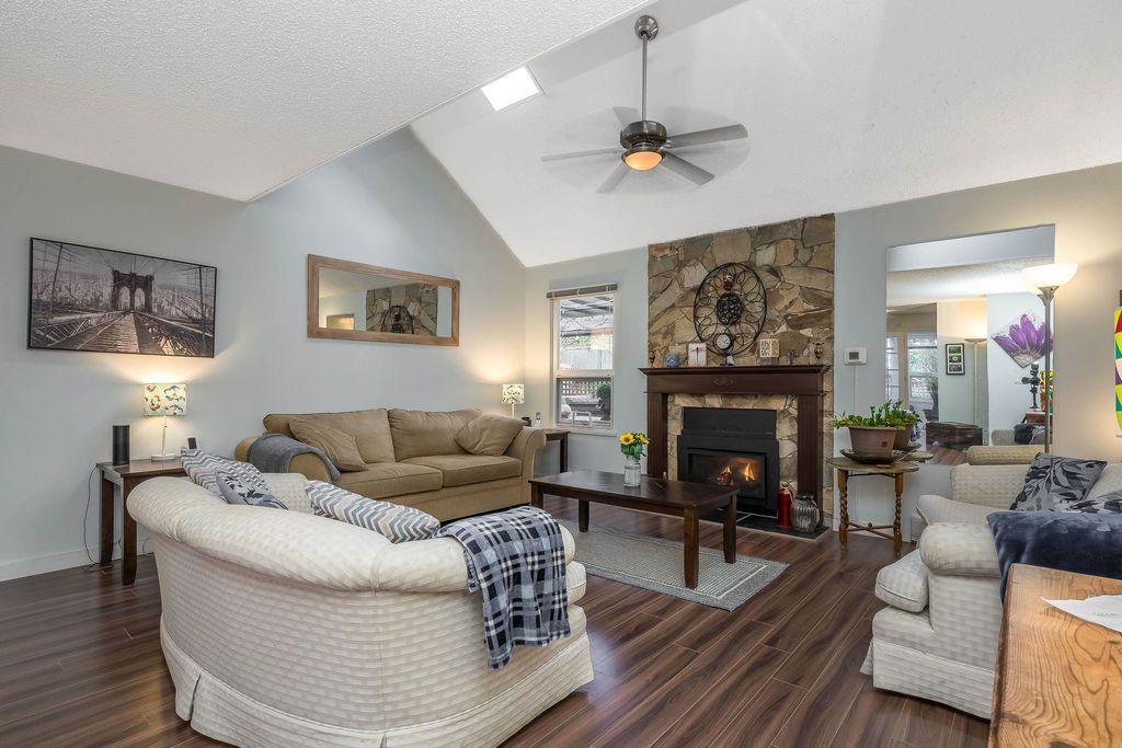 listing image 1101540148380649999