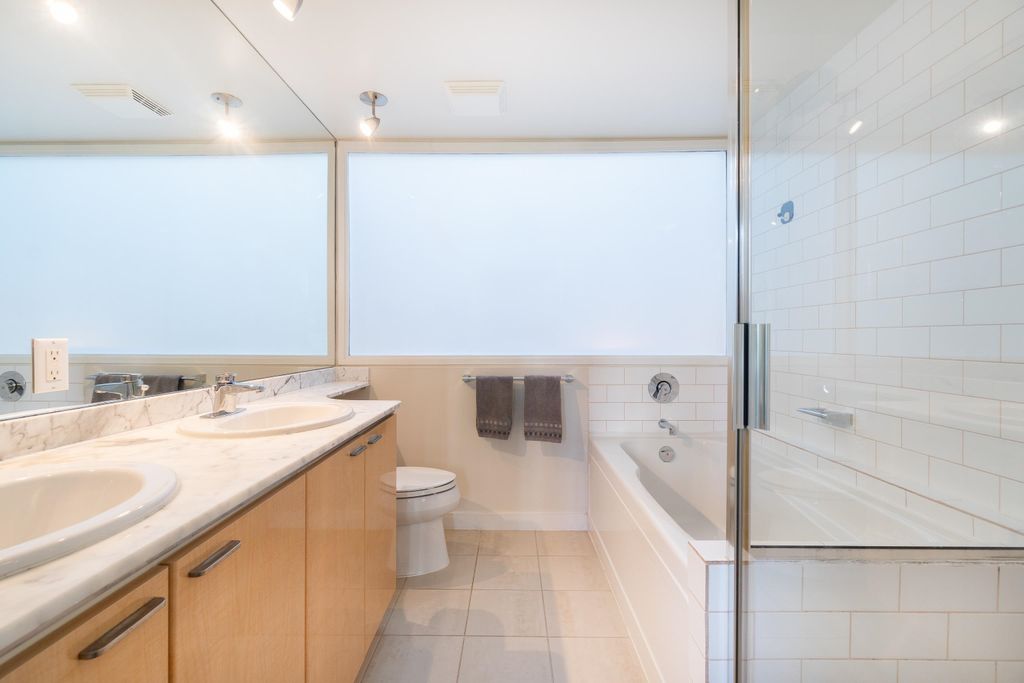 listing image 1102087460047427131