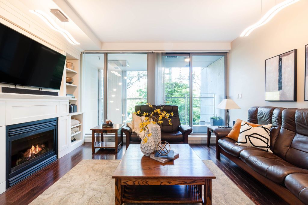 listing image 1105484693916311559