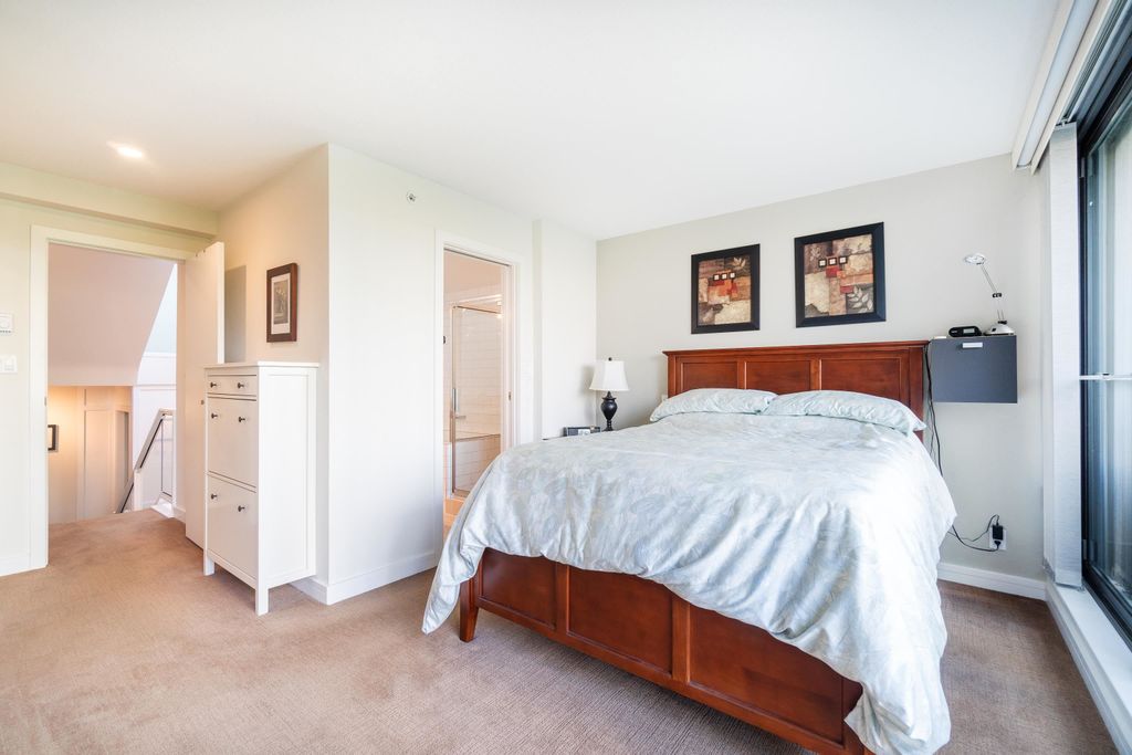 listing image 1109333788825965390