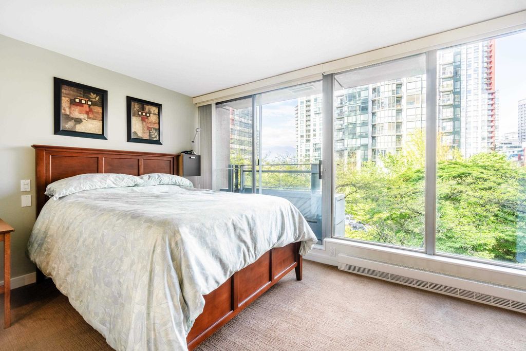 listing image 1100826884442385980