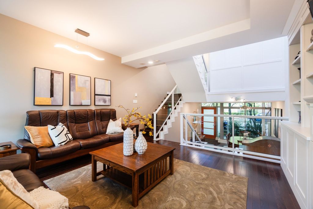 listing image 1104841596456926725