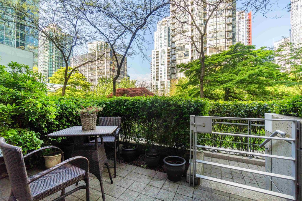 listing image 1100568530378949072