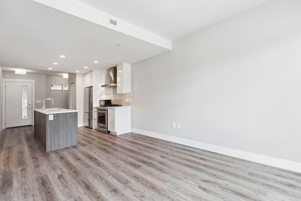 listing image 1108407078094365771
