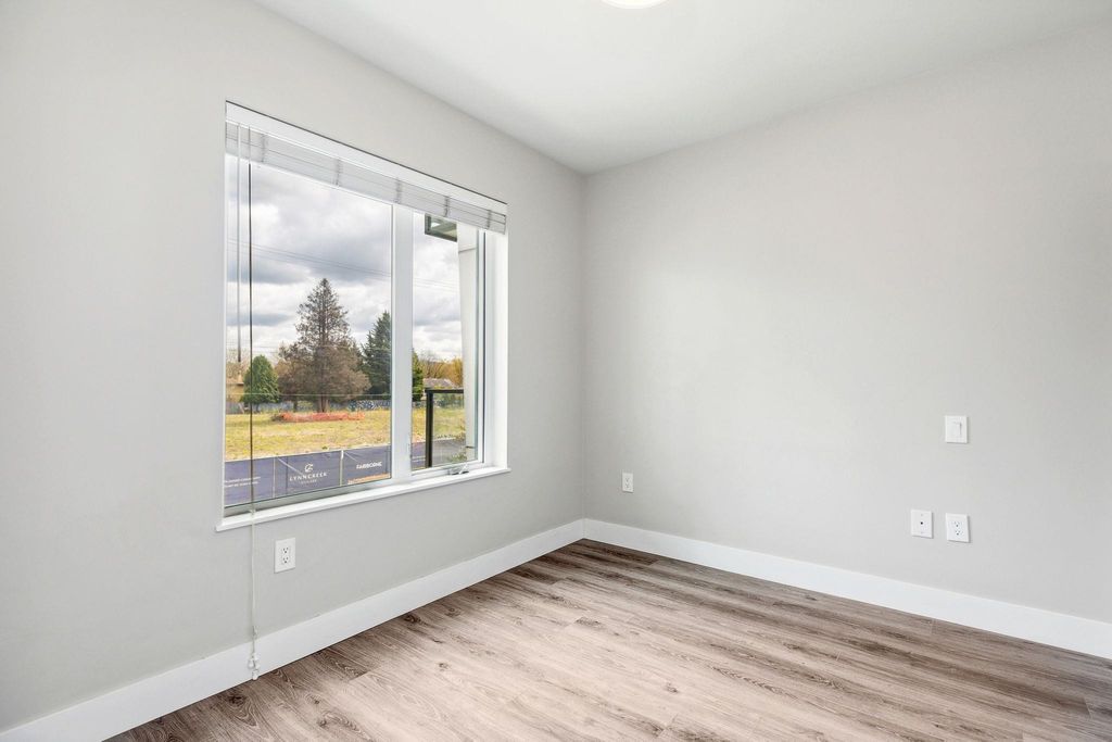 listing image 1107472556877571163