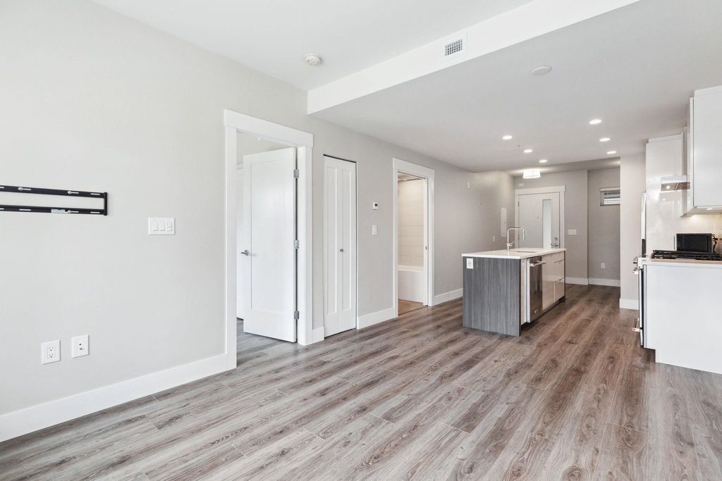 listing image 1109324264759107114