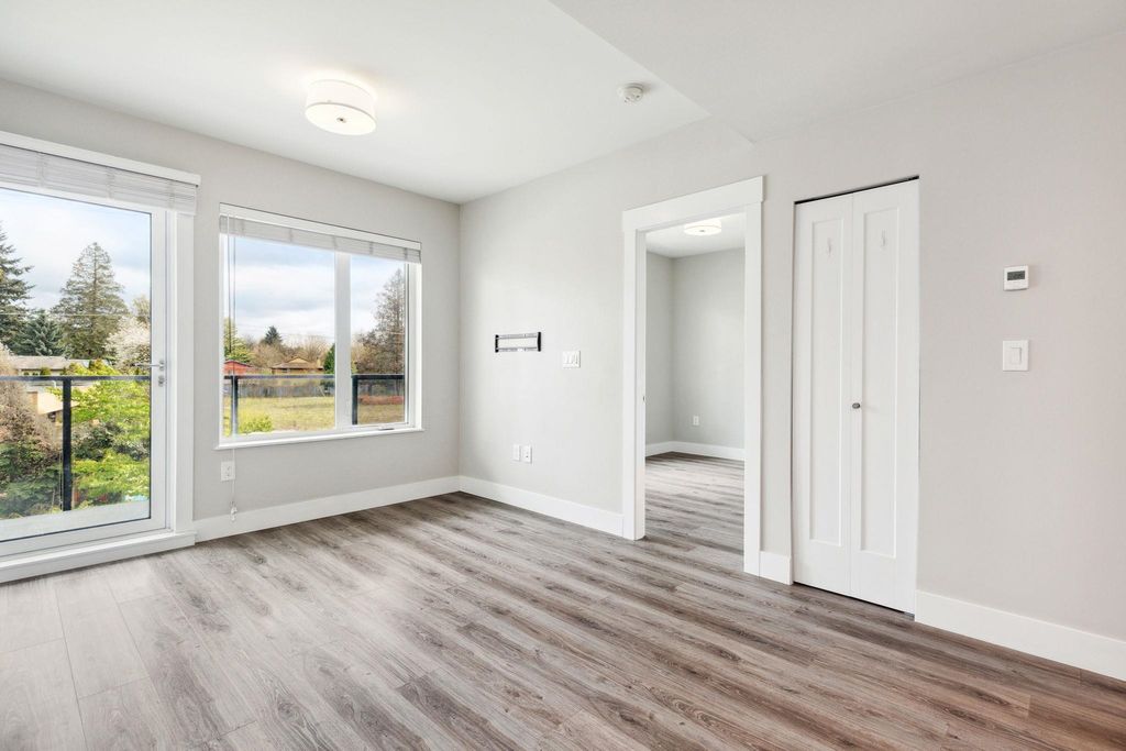 listing image 1109512139451876318