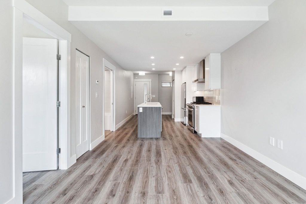 listing image 1103749324915832776
