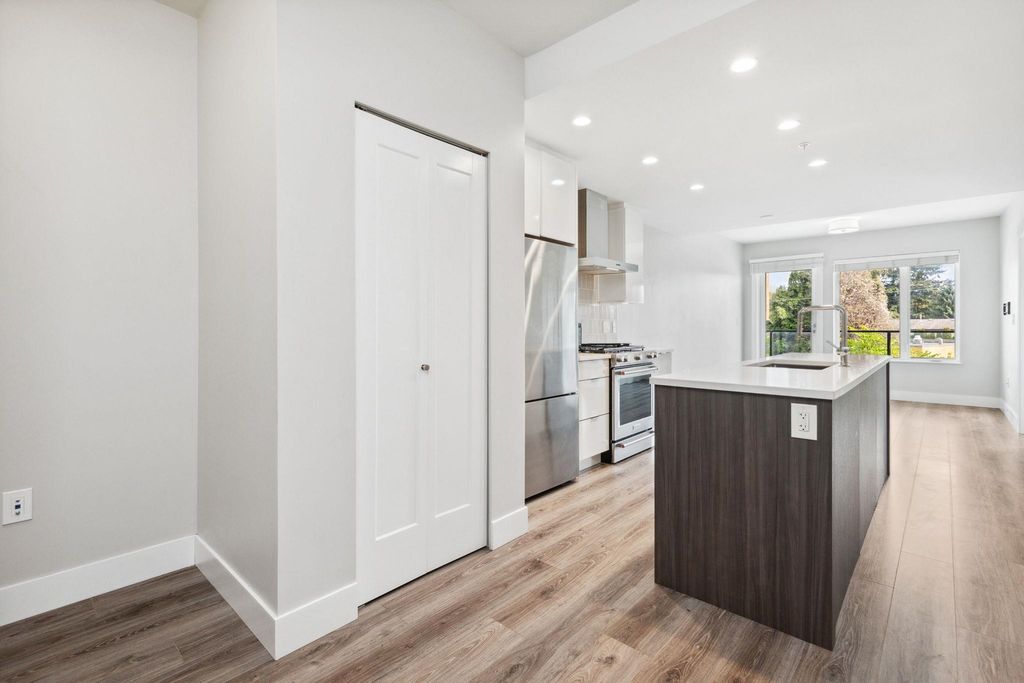 listing image 1103065104637495331