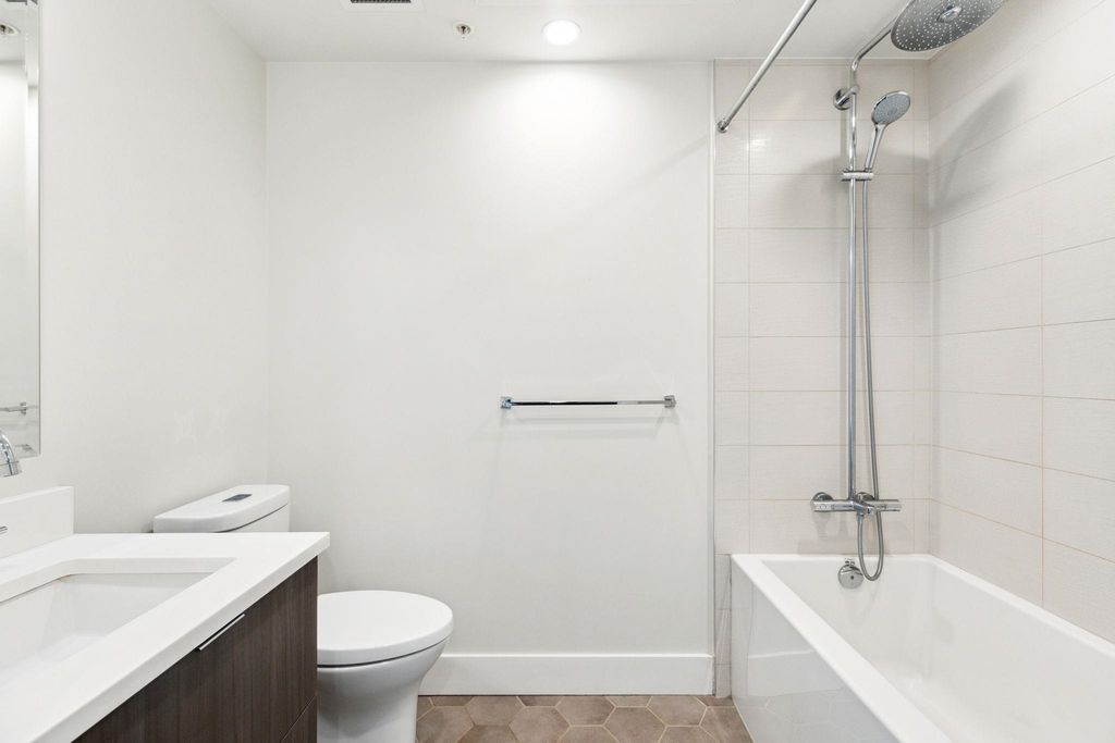 listing image 1109580216115236692