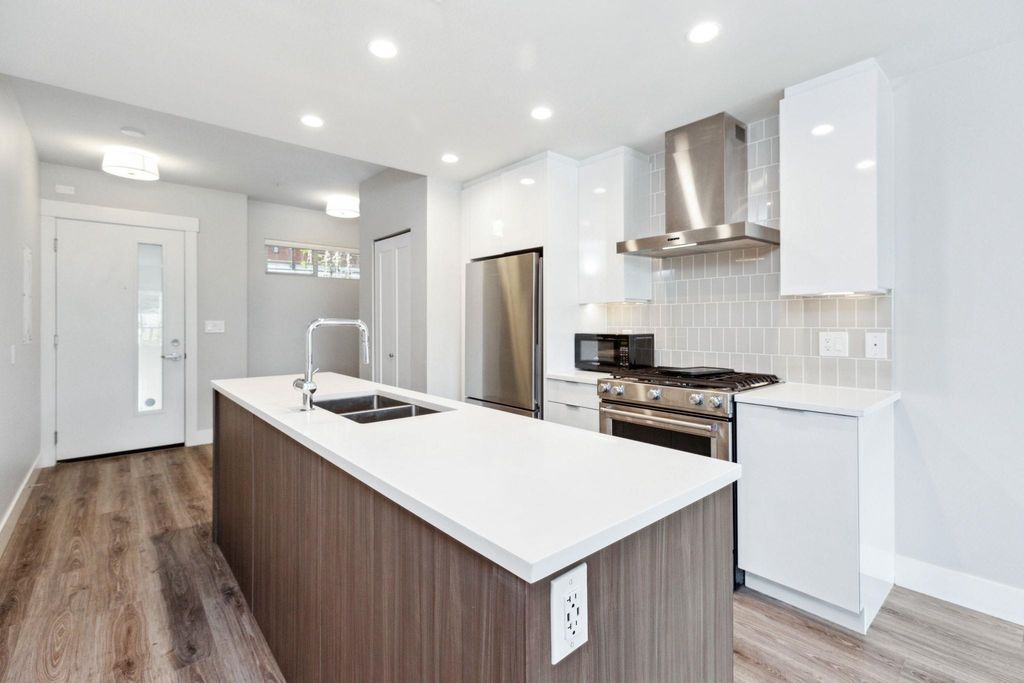 listing image 1100766380504291043