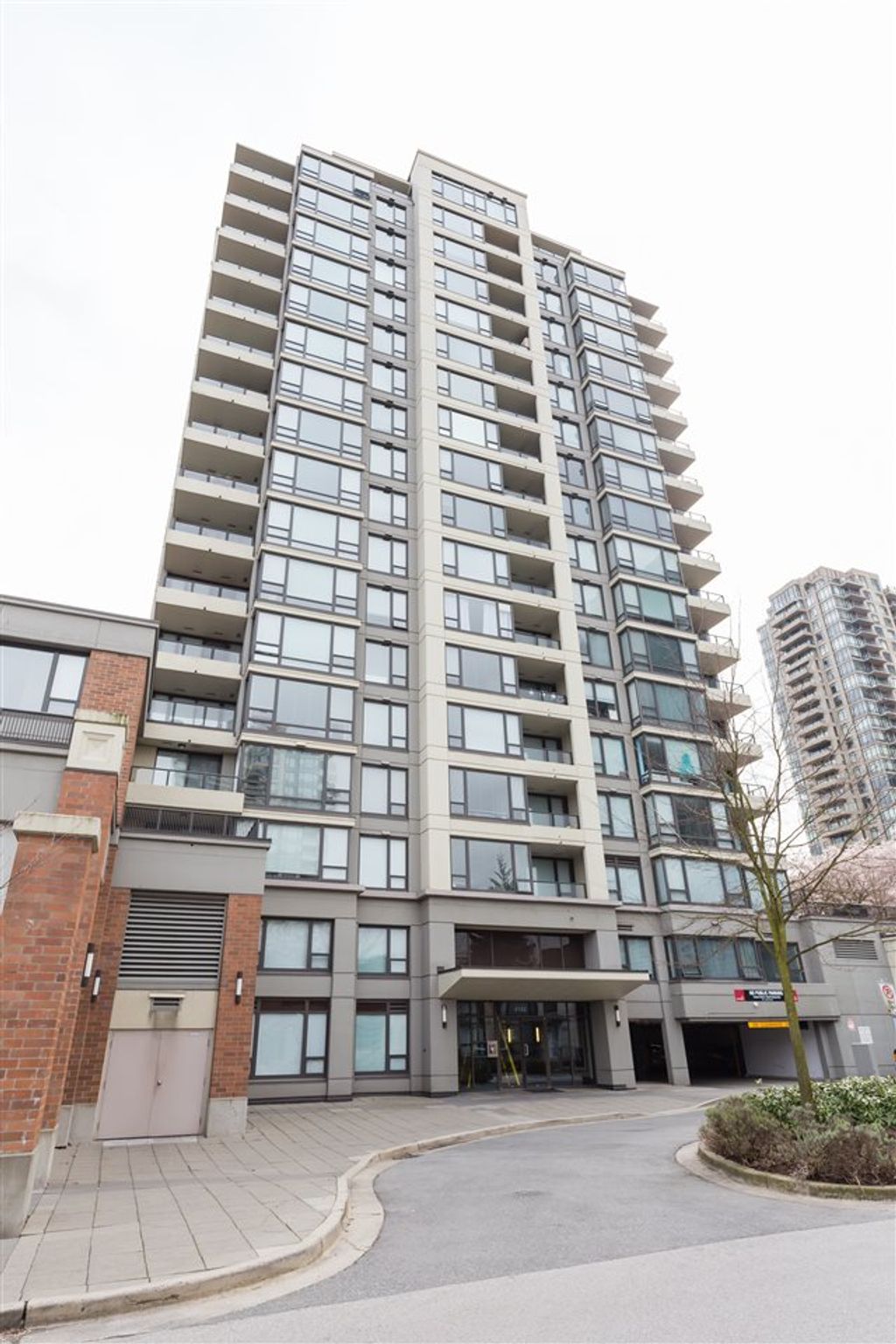 listing image 1104881703619358130