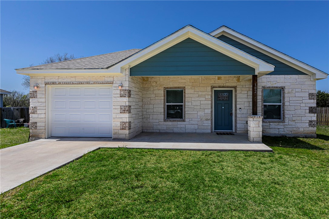 102 Ave B, Moody, Texas image 1