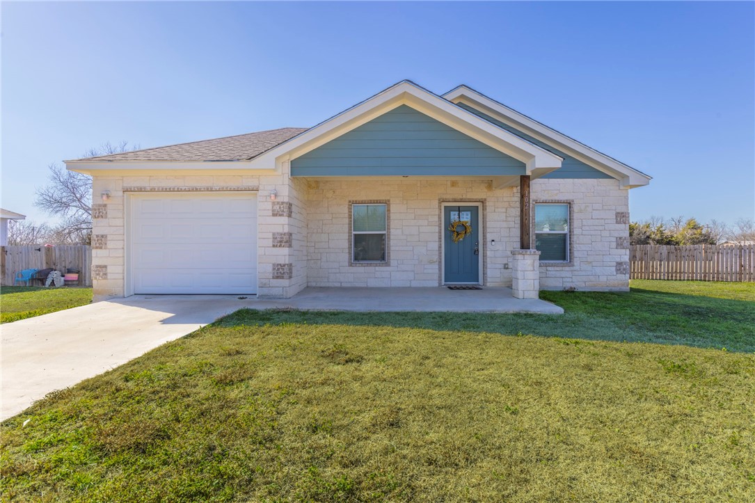 102 Ave B, Moody, Texas image 4