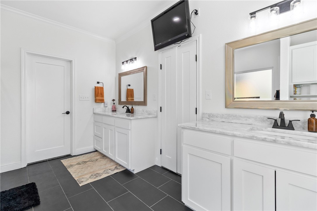 906 S 3rd Street, Valley Mills, Texas image 32