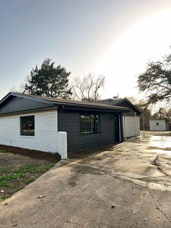 656 Falcon Drive, Woodway, Texas image 2