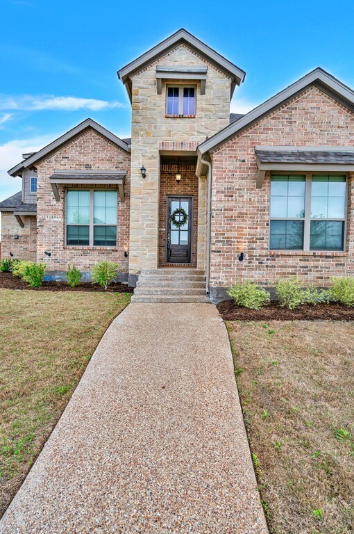 1045 Kreece Drive, Hewitt, Texas image 2