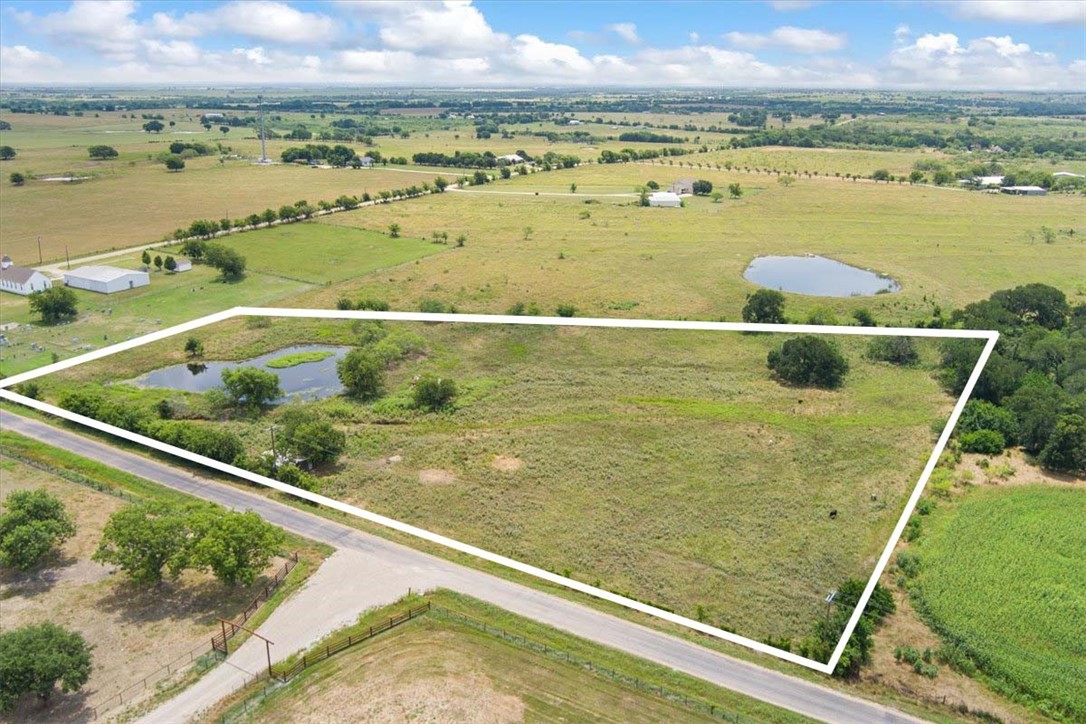 7 7 Mile Lane, Riesel, Texas image 1