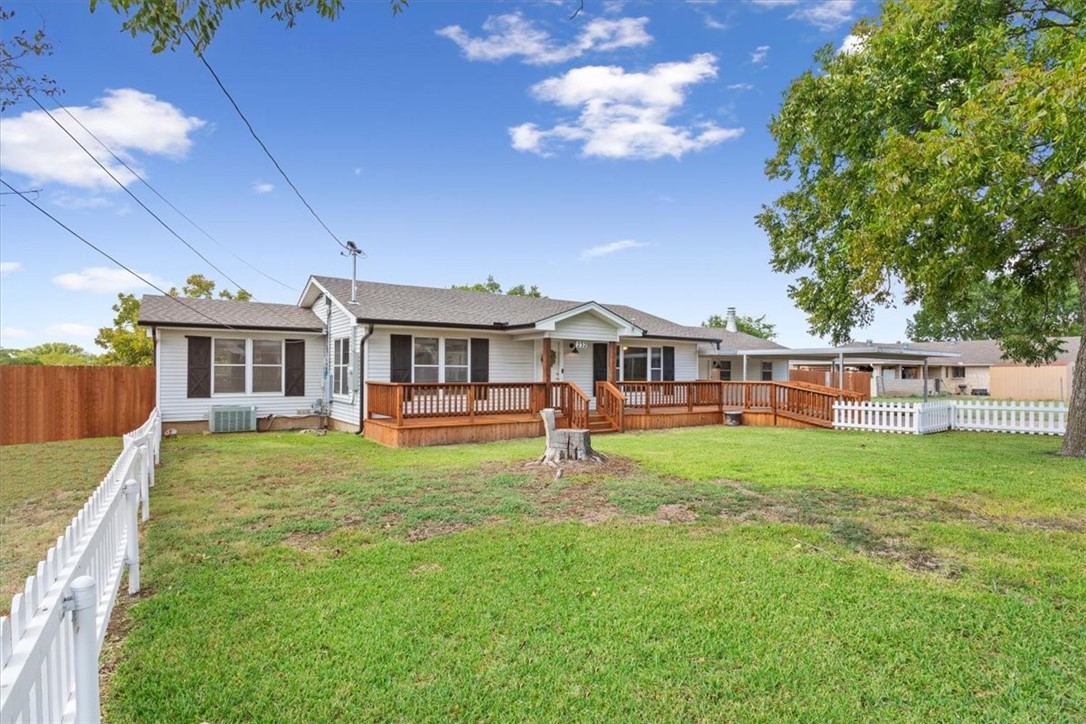 232 W Wall Street, Hewitt, Texas image 4