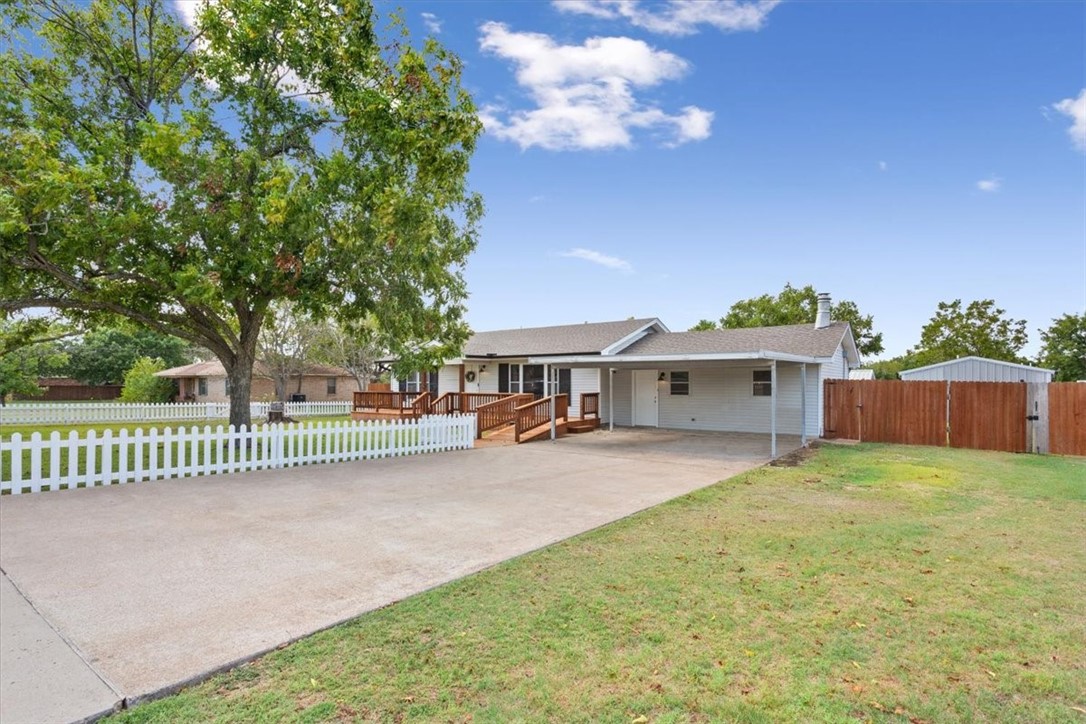 232 W Wall Street, Hewitt, Texas image 3