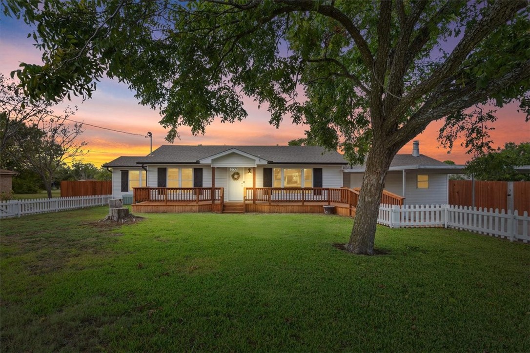 232 W Wall Street, Hewitt, Texas image 1