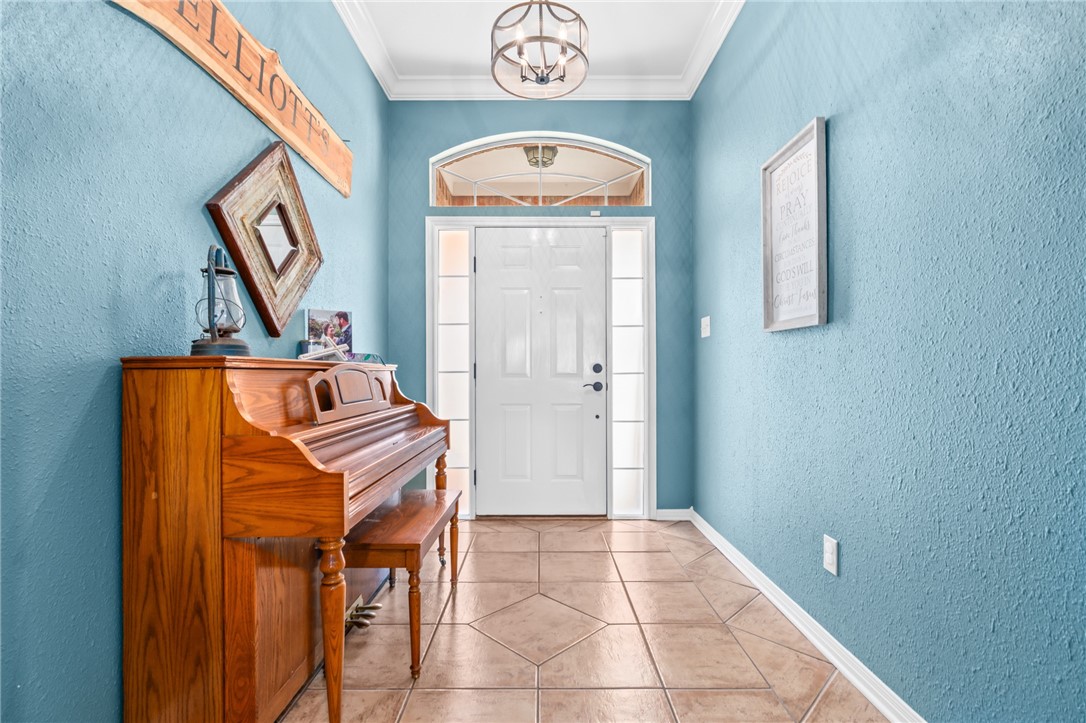 627 Wheatland Drive, McGregor, Texas image 2