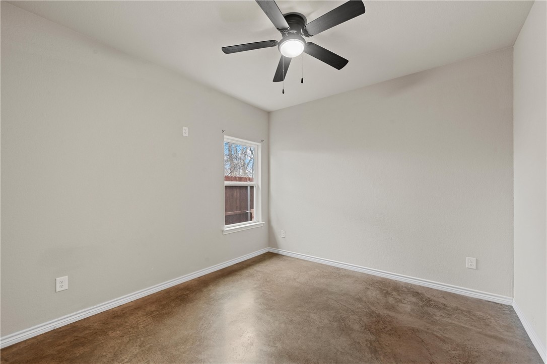 601 N College Avenue, West, Texas image 13