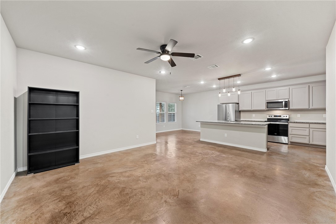 601 N College Avenue, West, Texas image 7