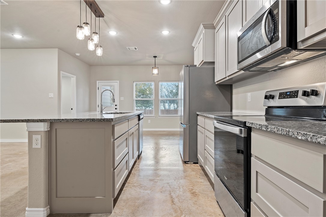 601 N College Avenue, West, Texas image 3