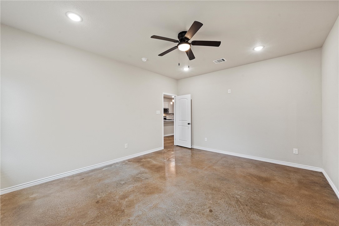 601 N College Avenue, West, Texas image 11
