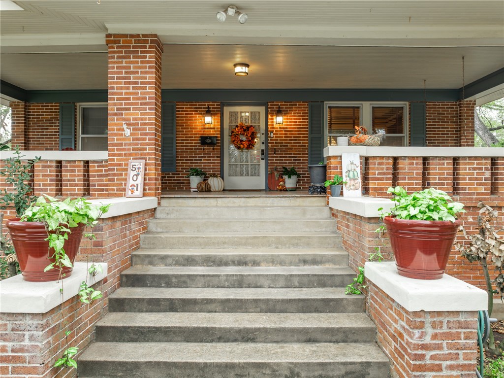 501 S Adams Street, McGregor, Texas image 1