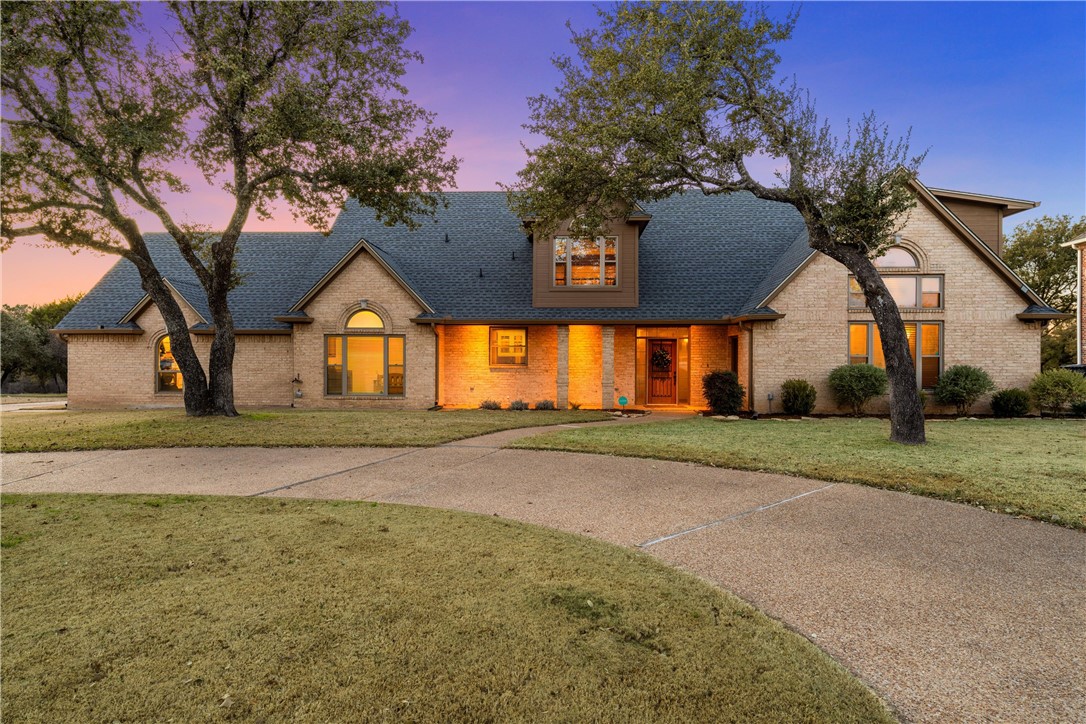 8401 Jonquil Drive, Waco, Texas image 1