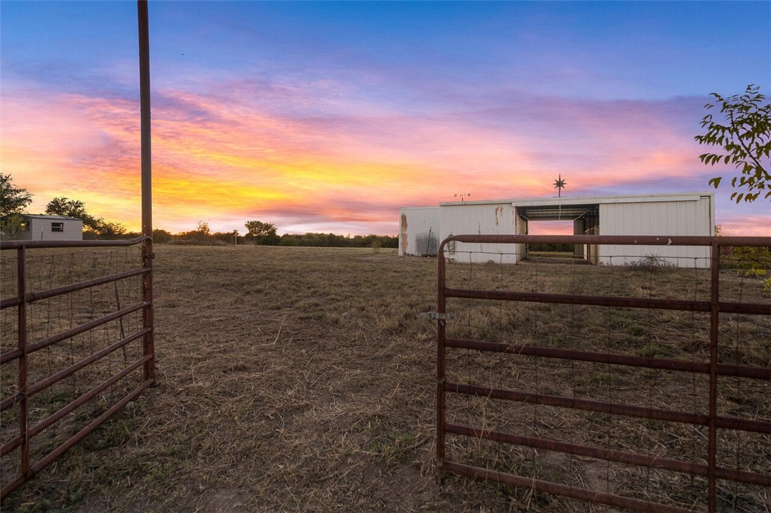 424 Westgate I Road, Eddy, Texas image 9