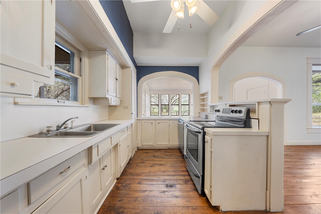 206 Brazos Oaks Drive, Waco, Texas image 11
