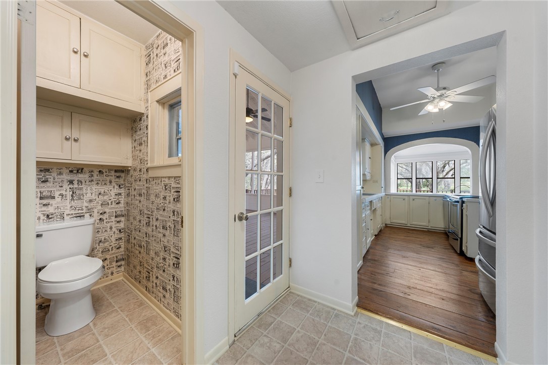 206 Brazos Oaks Drive, Waco, Texas image 12