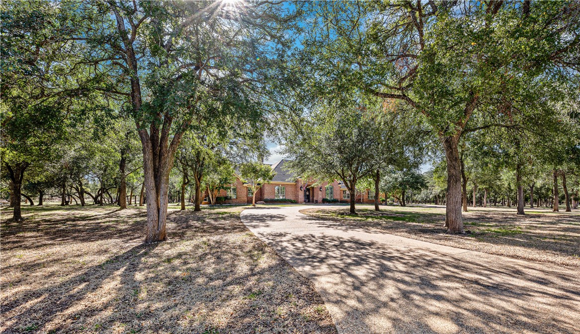 795 Winding Trail, Crawford, Texas image 6