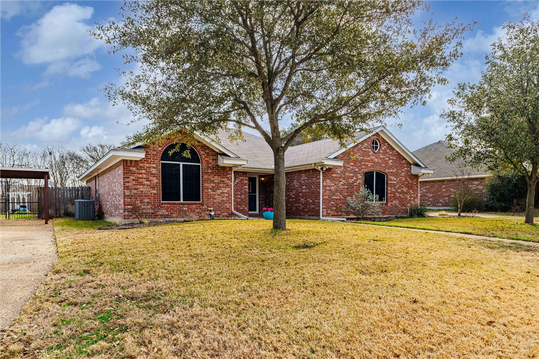 806 Crested Butte Drive, Hewitt, Texas image 2