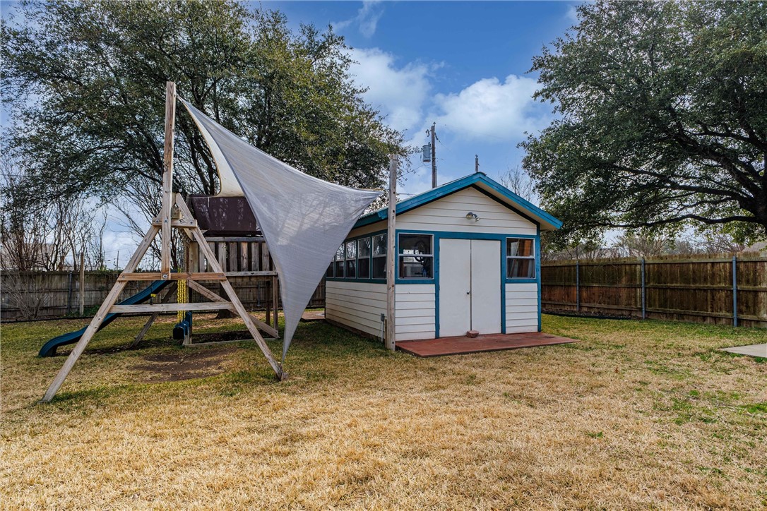 806 Crested Butte Drive, Hewitt, Texas image 29