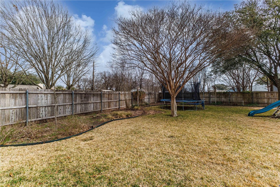 806 Crested Butte Drive, Hewitt, Texas image 28