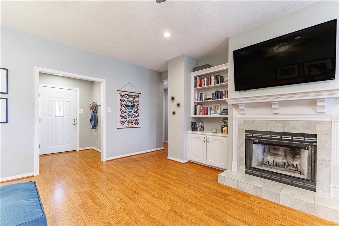 806 Crested Butte Drive, Hewitt, Texas image 4